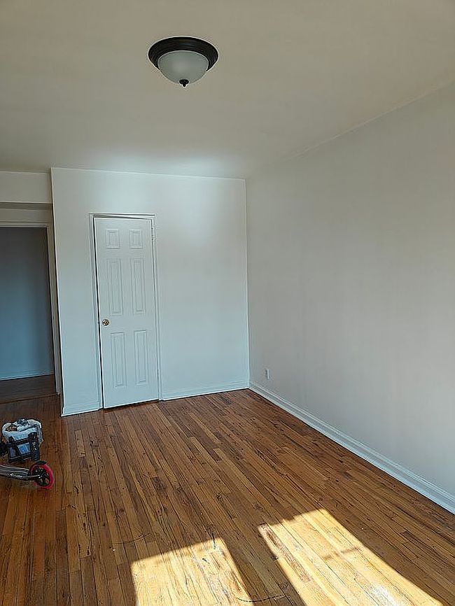 Photo of 2090 Barnes Ave Apt 3, Bronx, NY