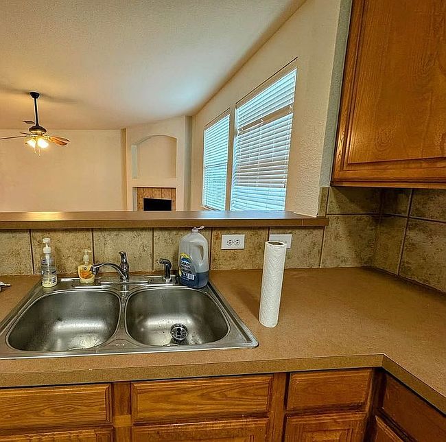 Photo of 7804 Hidden Path Ln, Denton, TX