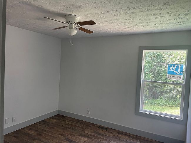 Photo of 112 Margaret Ln, Jacksboro, TN