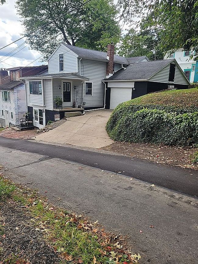 Photo of 222 Olden Ave