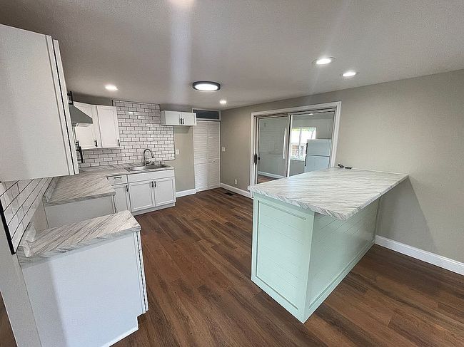 Image of 1330 Providence Ave