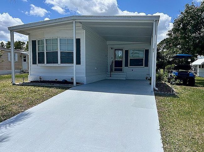 Image of 143 E Caribbean