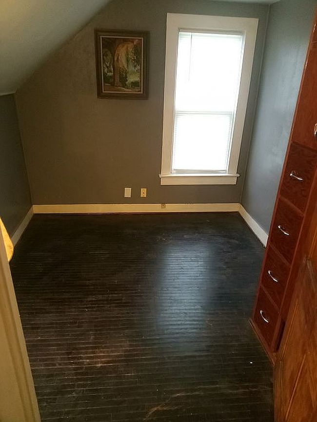 Preview of property located at 332 W Creighton Ave
