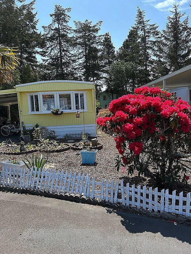 Image of 3760 Highway 101 Space 16