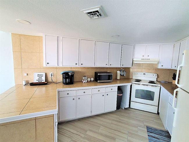 Additional photo 1 of property located at 2000 Gulf Blvd #708