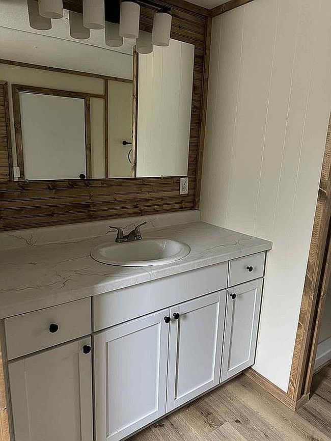 Additional photo 1 of property located at 76 Coachlight Ln