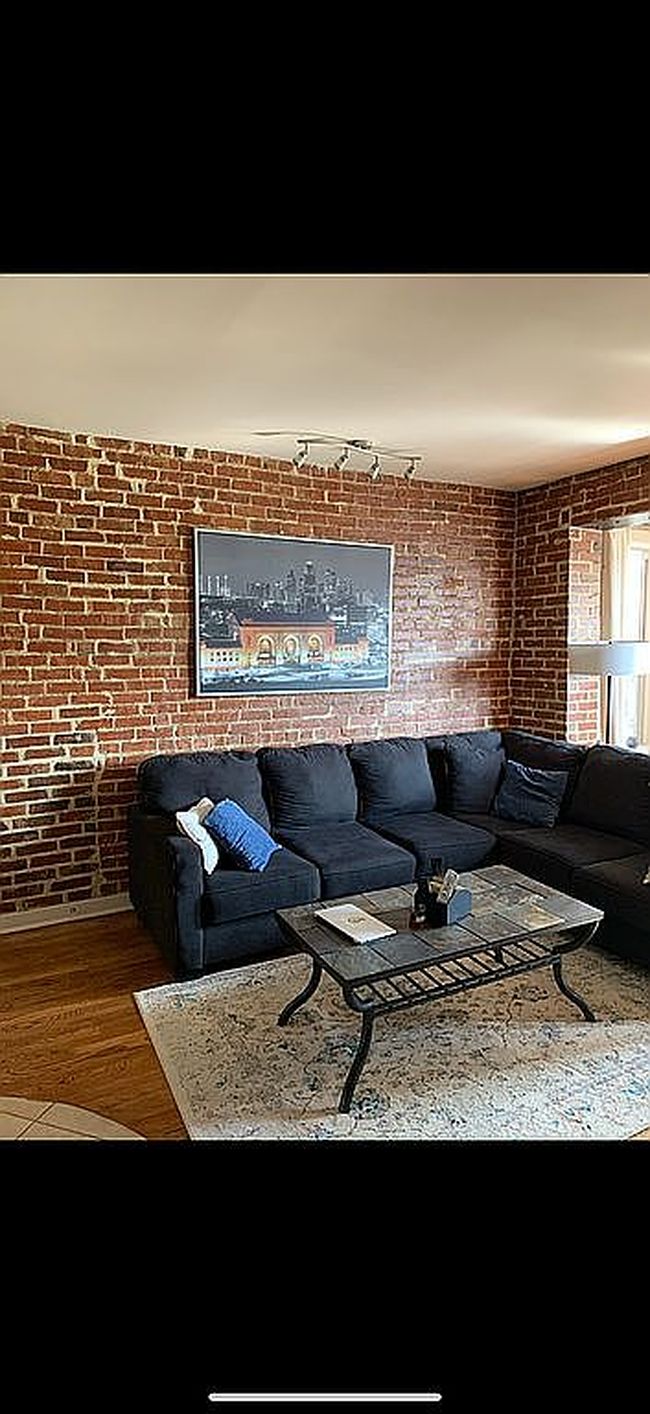 Image of 200 E 43rd St Apt 300