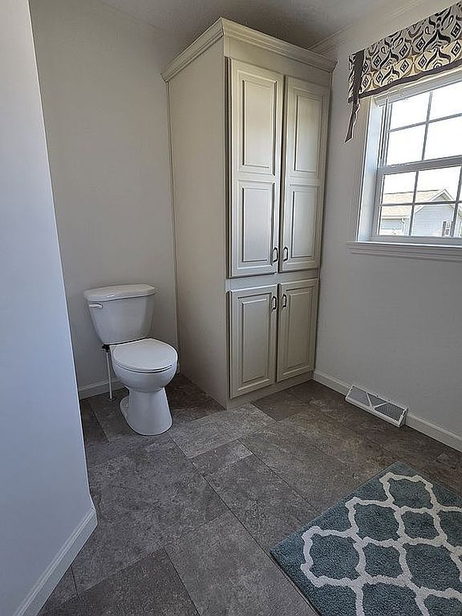 Photo of 19 Burke Dr, Shippensburg, PA
