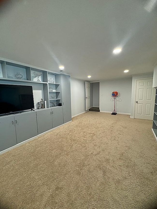 Photo of 711 Campbell Way, Herndon, VA