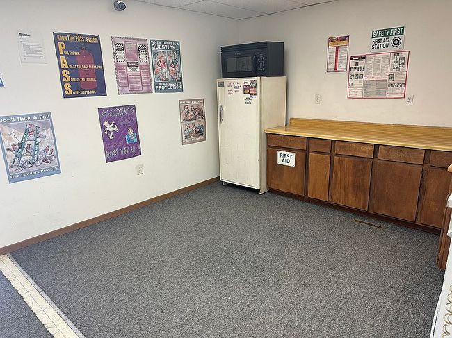 Image of 40 W Main St