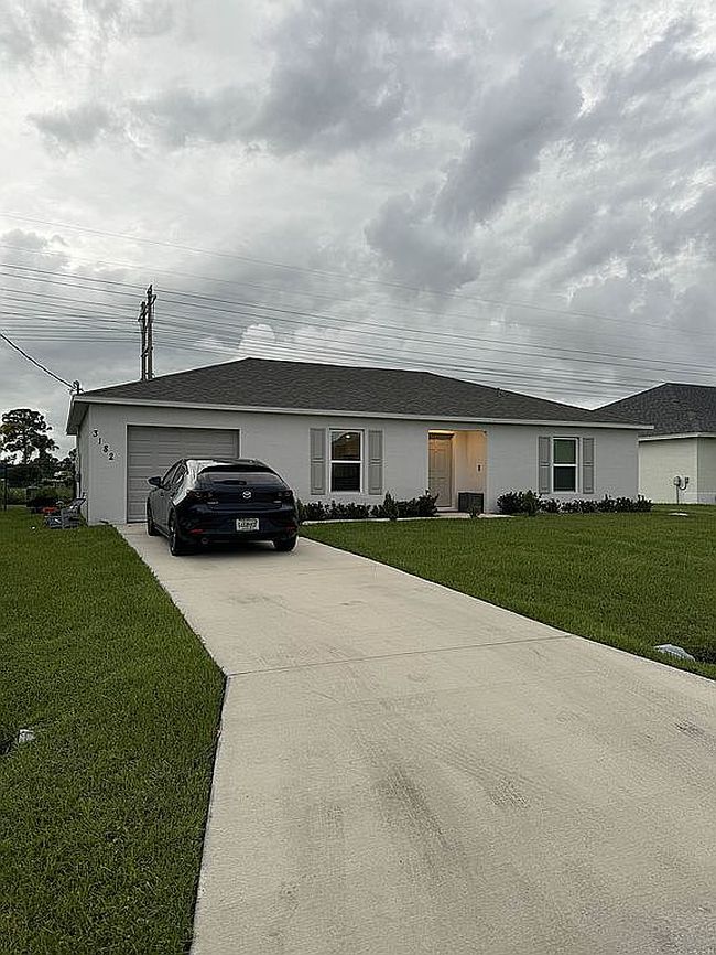 Photo of 3182 Sw Letchworth St, Port Saint Lucie, FL