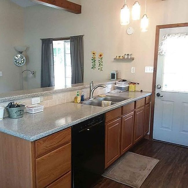Preview of property located at 6927 W Maine St