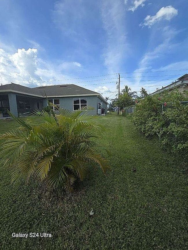 Photo of 423 Windermere Dr, Lehigh Acres, FL