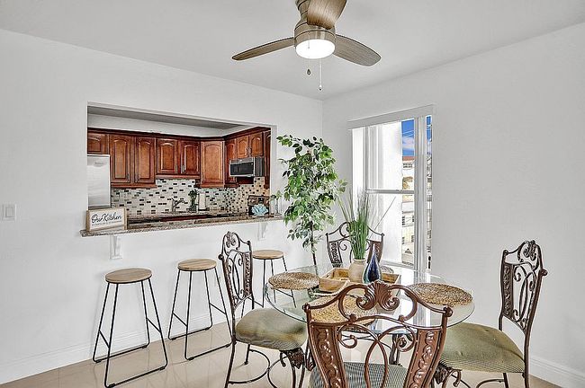 Preview of property located at 7118 Bonita Dr #4