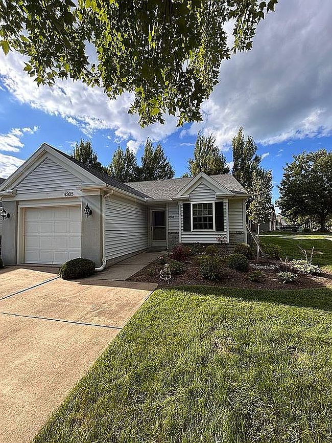 Photo of 4305 Woodridge Dr
