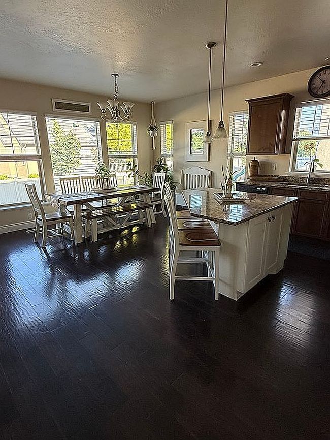 Additional photo 1 of property located at 997 S Wildflower Ln