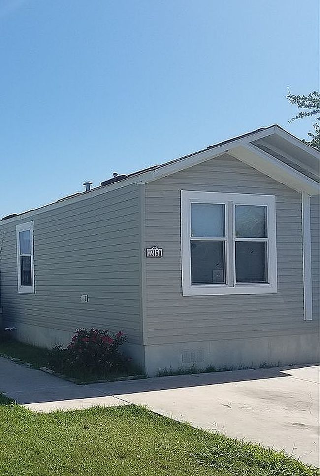 Photo of 12150 Loma Vista Cir #380, Del Valle, TX