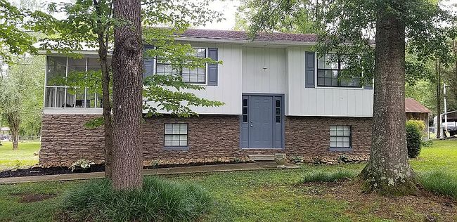 Photo of 190 Sundown Shores Ln, Decatur, TN