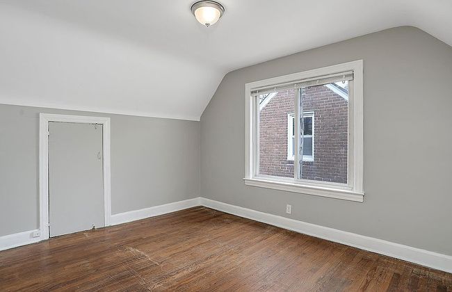 Image of 15701 Saint Marys St