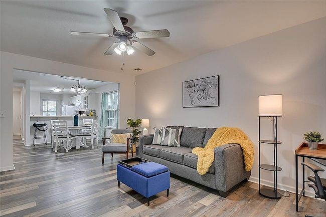 Image of 2141 Whitney South Dr