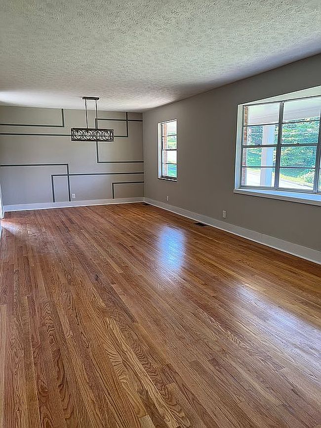 Photo of 5121 Stonewood Dr, Knoxville, TN