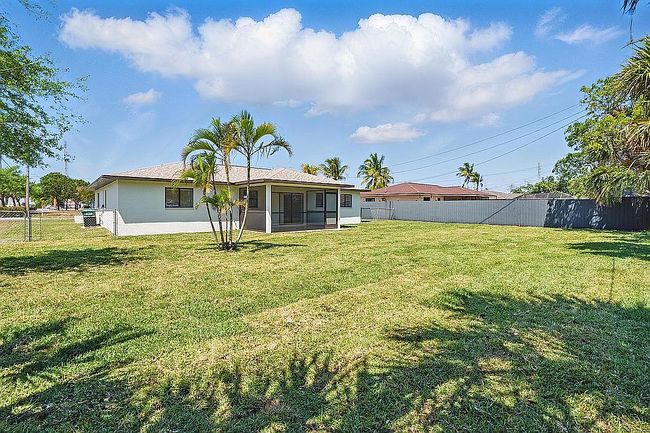 Image of 2203 Se Santa Barbara Pl