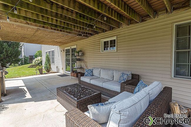 Photo of 6127 Emery Ct, Bettendorf, IA