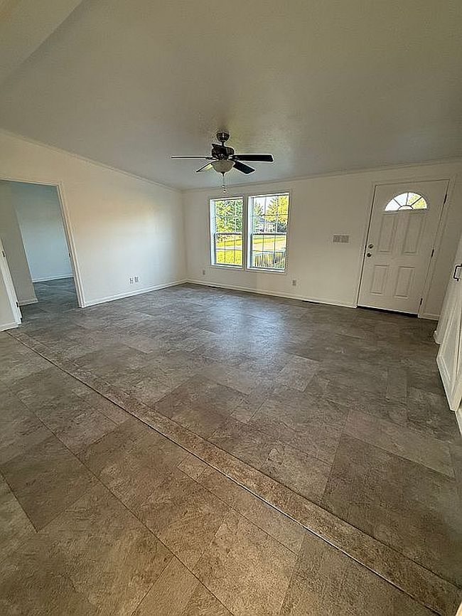 Photo of 13 Smithfield Dr, Smithfield, PA