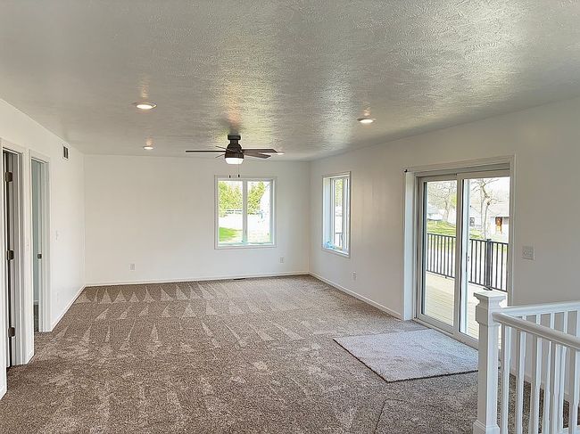 Photo of 51561 E County Line Rd, Middlebury, IN