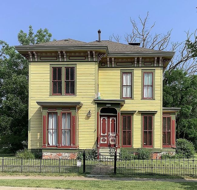 502 W Webster Ave, Muskegon, MI