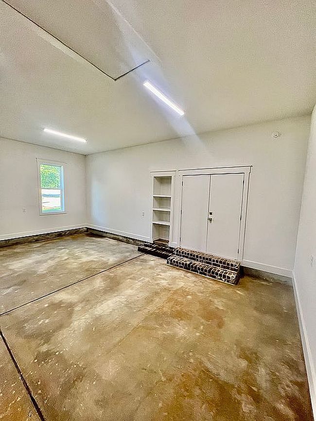 Image of 19201 Fairfield Dr
