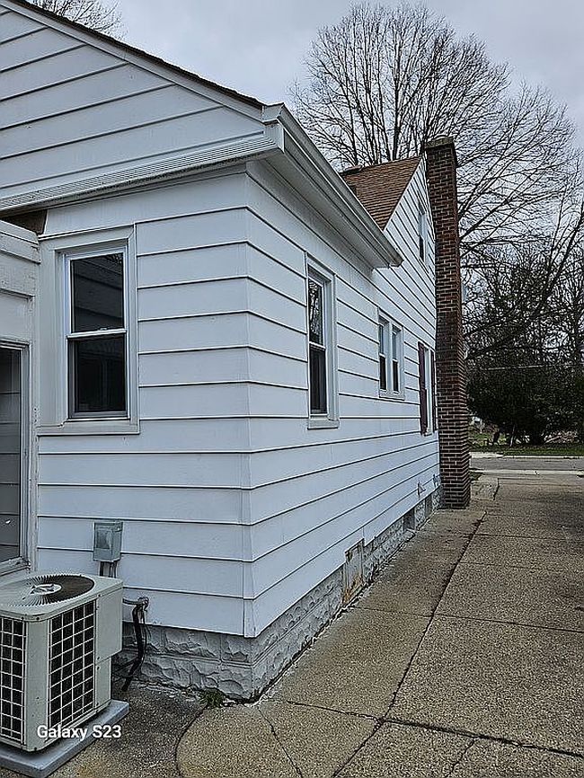 Photo of 1716 S Rundle Ave, Lansing, MI