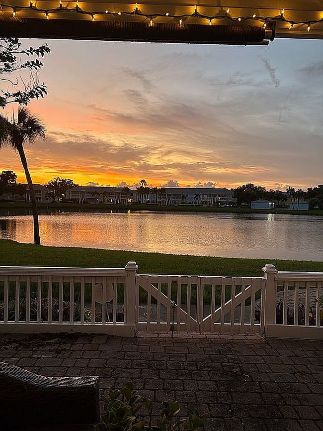 149 Seahorse Dr Se Unit B, Saint Petersburg, FL