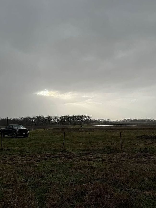Image of 325 Lake Valley Rd