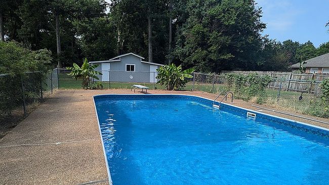 Image of 51 W Lake Lee Rd