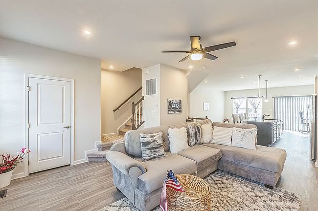 Additional photo 1 of property located at 519 Streamview Dr