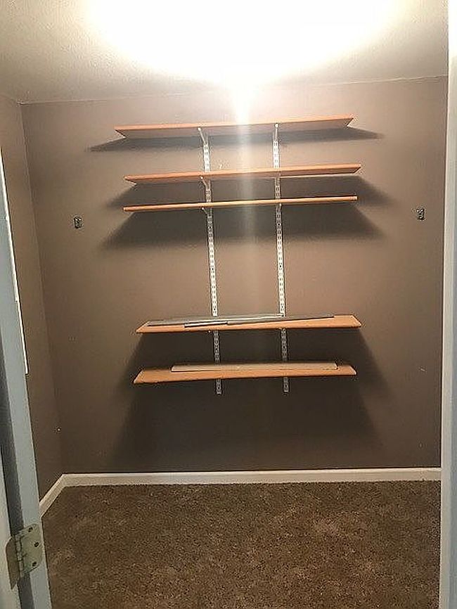 Image of 1104 Lakeview Dr