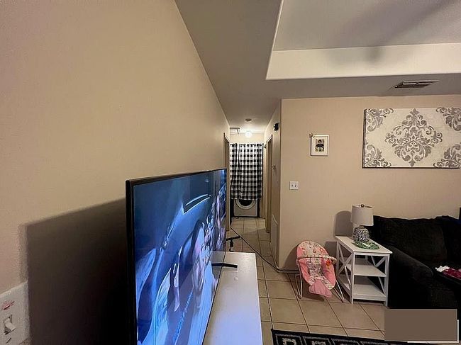 Additional photo 2 of property located at 2113 N G St