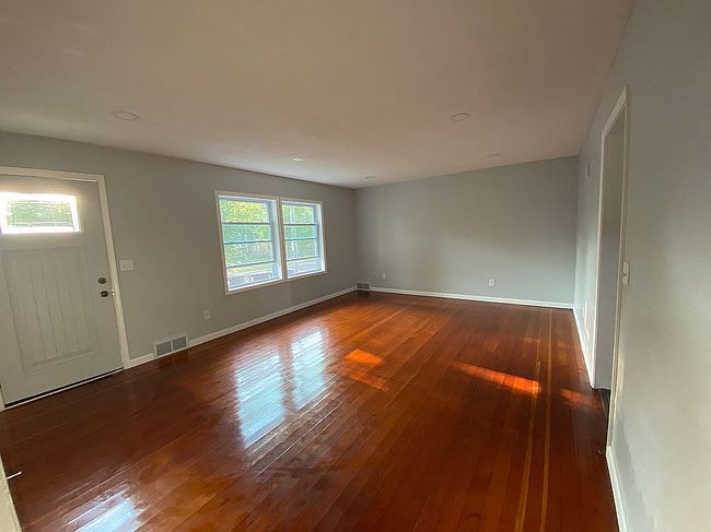 Photo of 103 S Monroe St, Mackinaw, IL