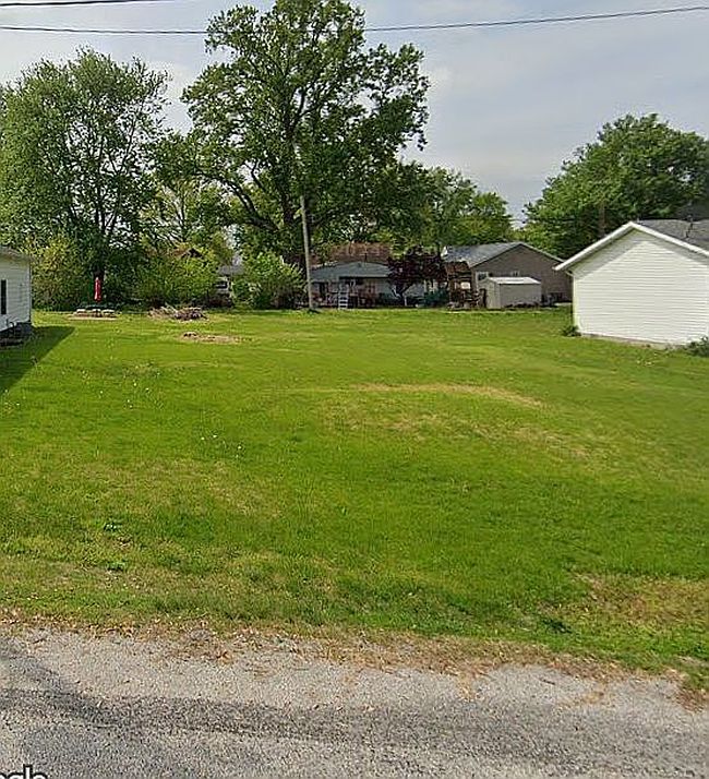 Preview of property located at 221 E Adams St