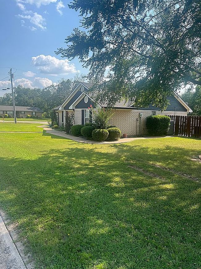 Photo of 107 Dogwood Pl