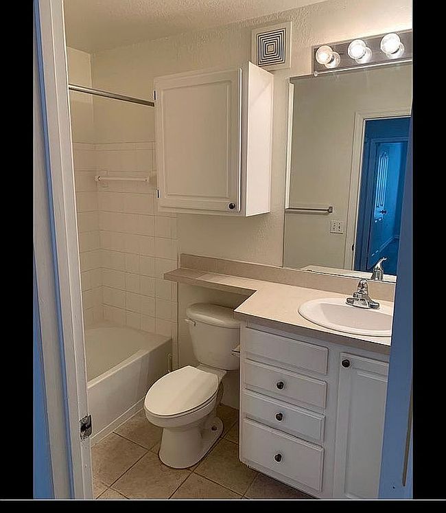 Photo of 2939 Shadow View Cir #2939, Maitland, FL