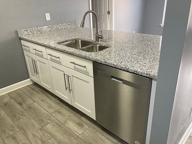 Image of 204 Quarter Trl Apt B