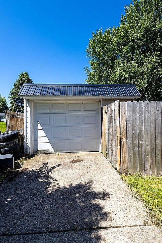 Image of 3926 Wood St