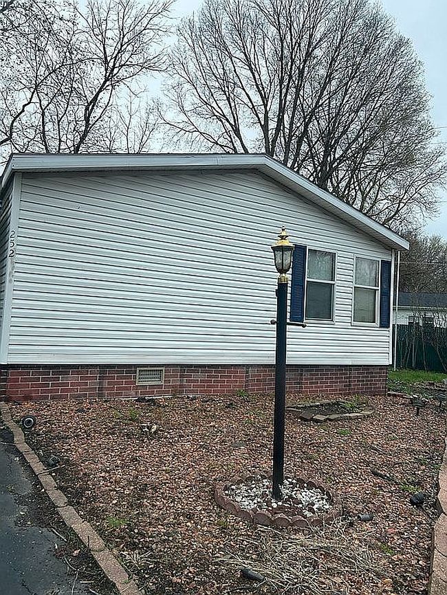 Image of 252 Dewey St