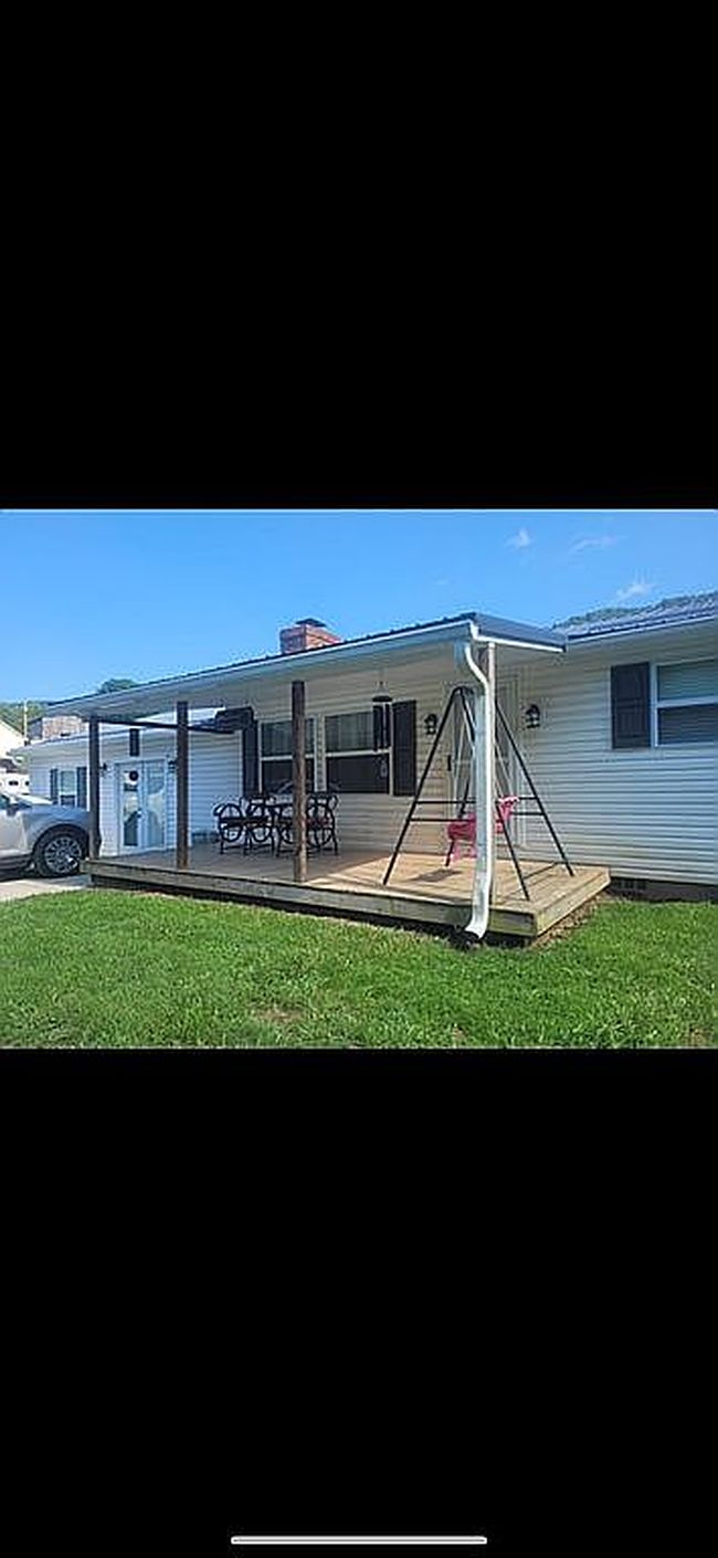 Photo of 450 Clinch View Ln, Washburn, TN
