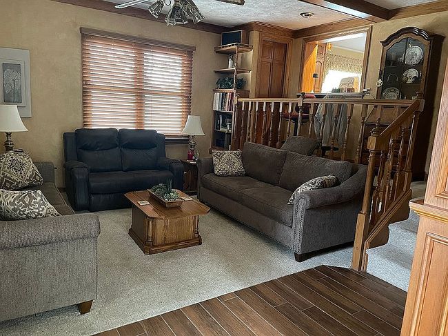 Image of 920 Giesler Rd