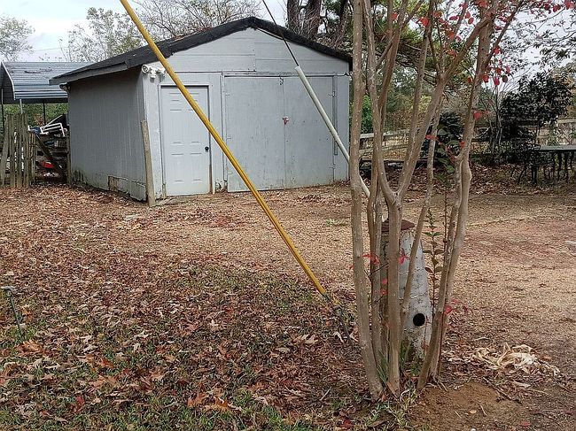 Image of 5988 Henderson Rd
