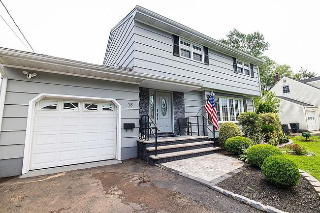 Photo of 18 Glen Ct, North Plainfield, NJ