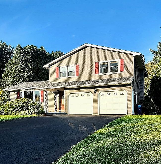Photo of 120 Clarion Dr, Whitesboro, NY